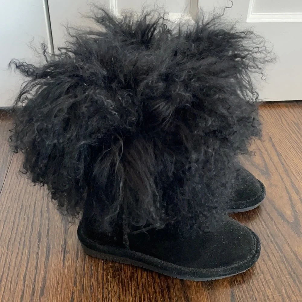 Bearpaw Girls Black Lamb Fur Boo Boots size 1